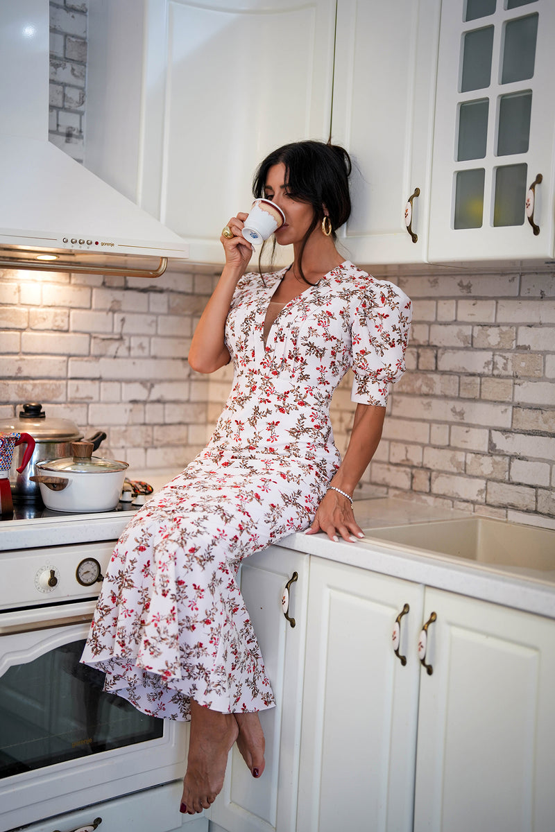 Bari în rochie de floră