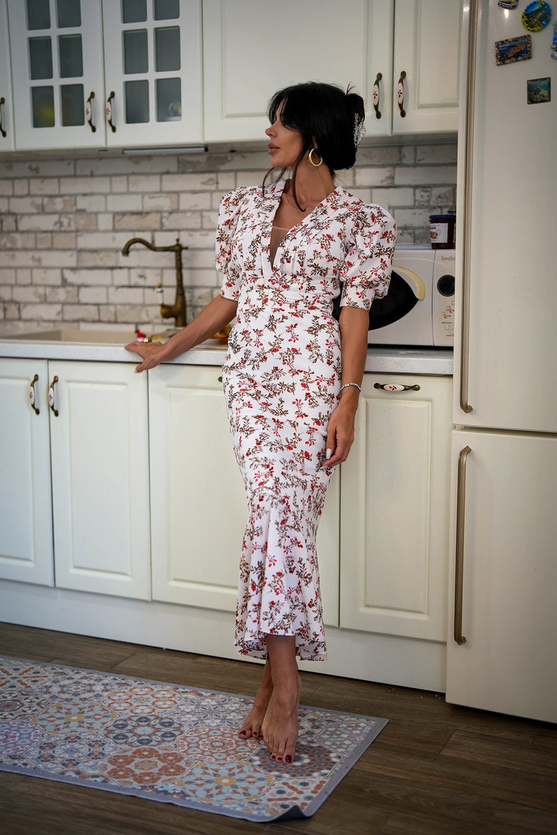 Bari în rochie de floră