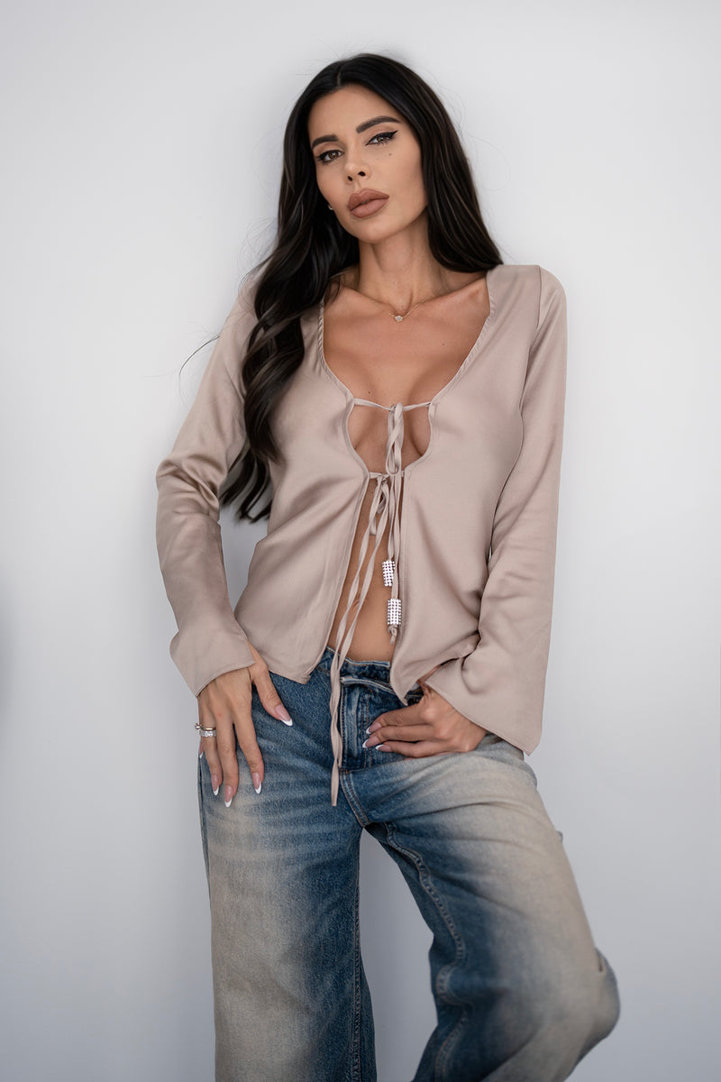 Топ Damien in sand