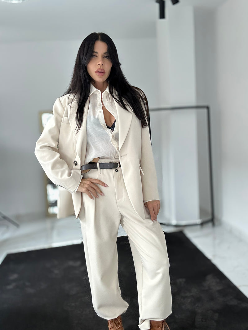 Костюм Classique in ecru