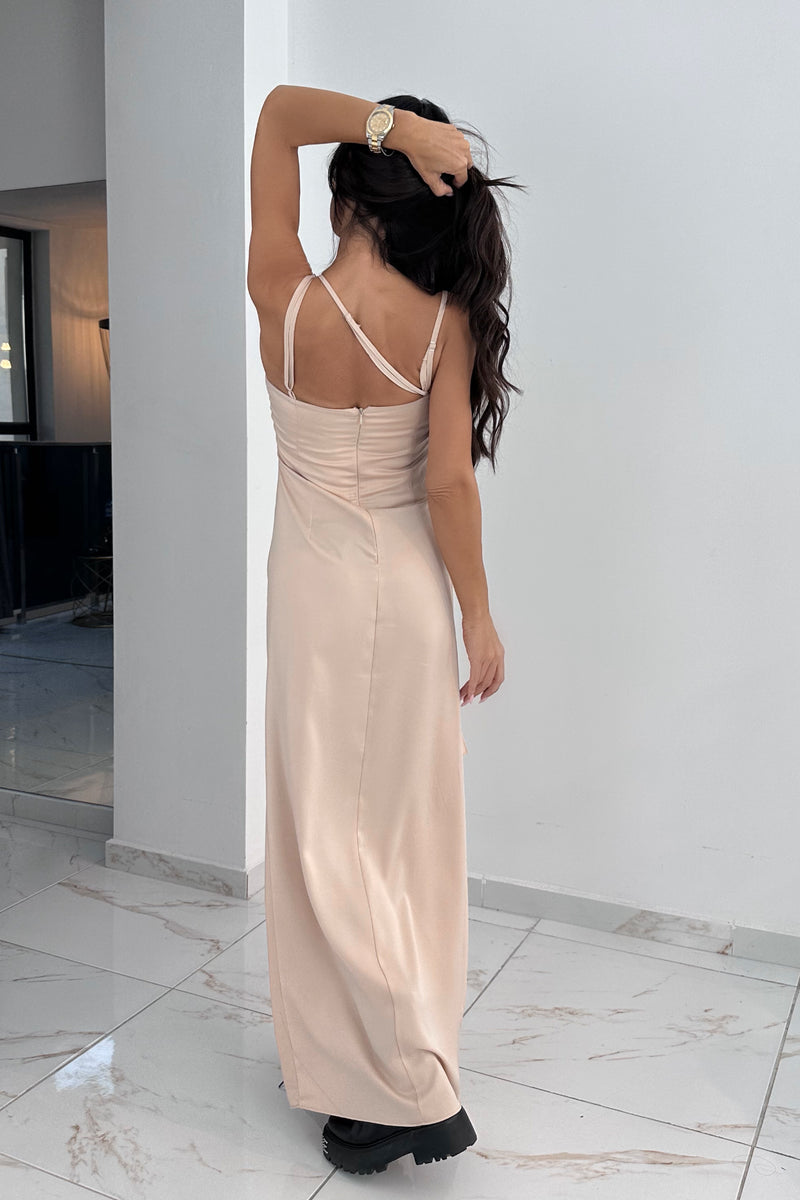 Kristal în rochia Sahara