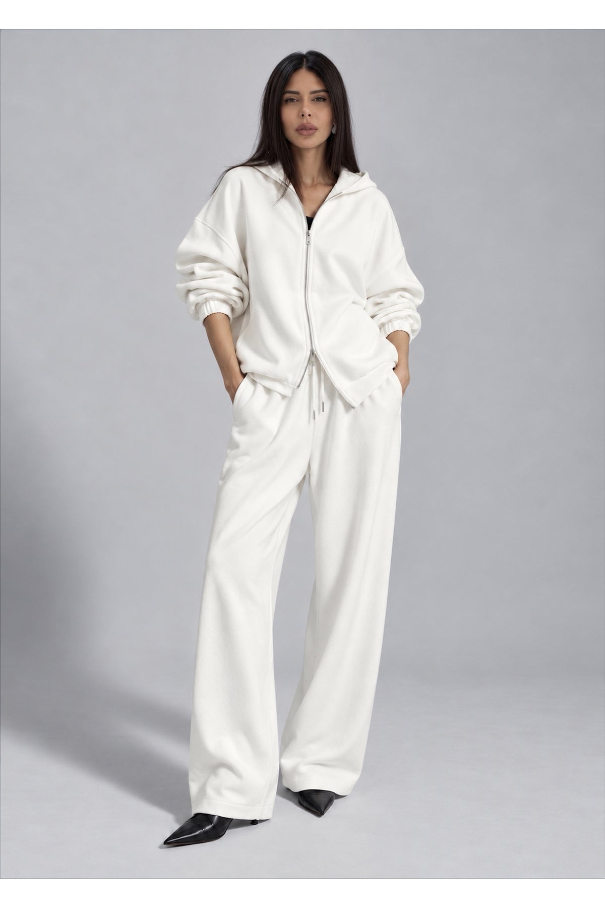 Яке Outer in White 1